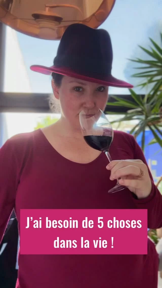 F O N D A M E N T A U X 
•
Revenons aux fondamentaux voulez-vous ! 
•
Dans la vie nous avons besoin de peu… De 5 choses ! Du vin, de la nourriture et du vin, de copains qui aiment le vin, de voyages pour goûter d’autres vins et d’argent pour s’offrir du vin 🍷 ! Qu’en pensez-vous ?
•
L’abus d’alcool est dangereux pour la santé. A consommer avec modération. 
•
•
•
#vin #vinsdebordeaux🍷 #wine #winewinewine #frenchwinecountry #wineoftheday #wineanddine #winereels #wineandfood #wineislife #winelife #winecountry #womeninwine #instawine #instavin #reels #winereels #chloeandwines #bordeaux #bordeauxwine